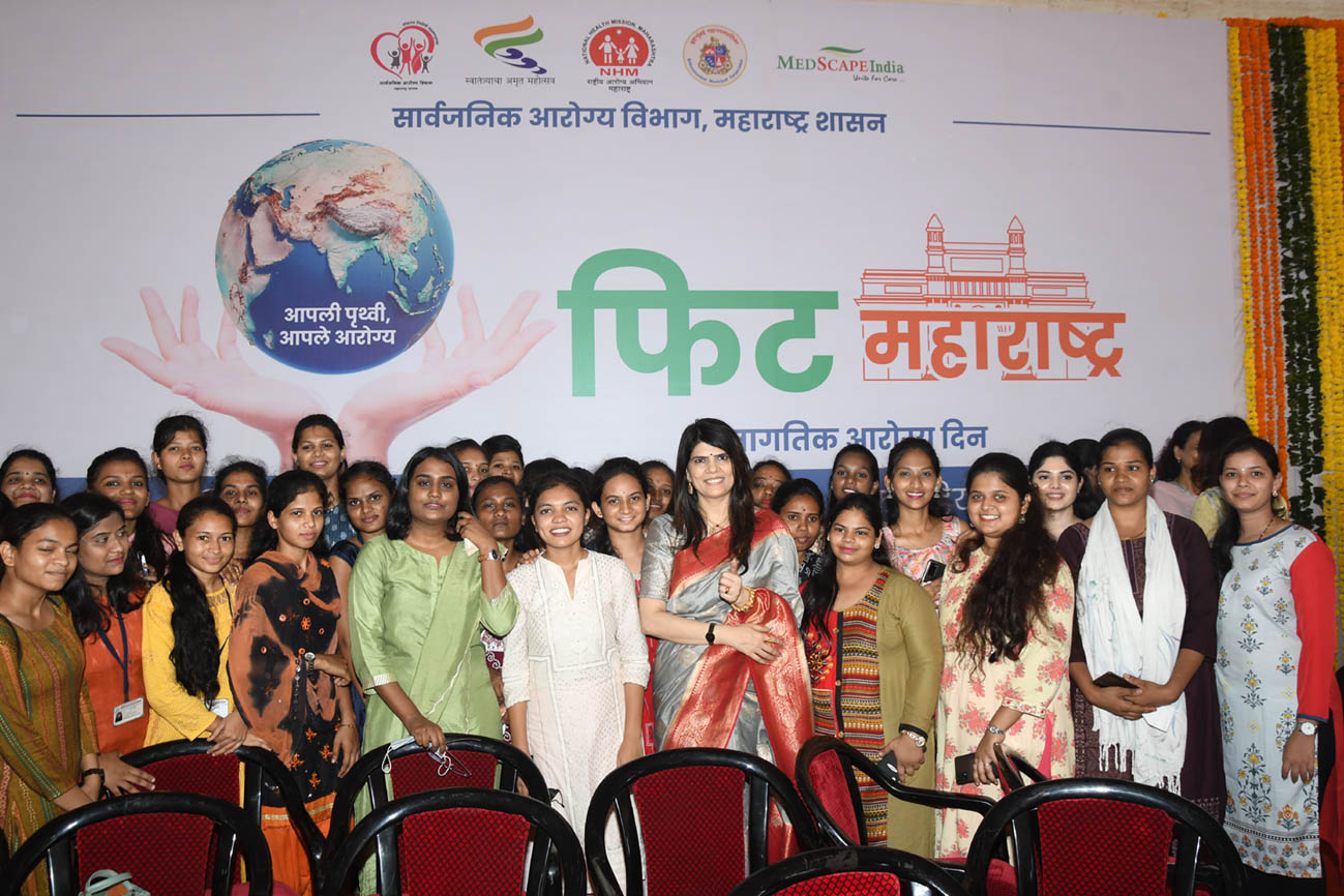 Dr Sunita Dube launch Balloon Festival & Fit Maharashtra at Gateway of India.