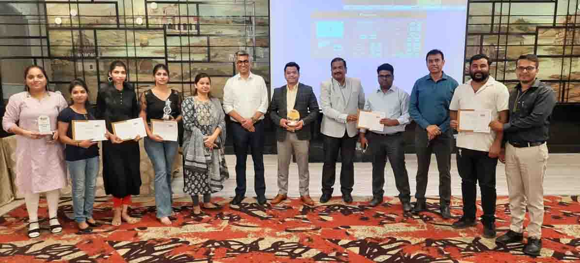 S P Arthvishva Bags the award as Top Corporate Agency in entire Pune region for HDFC Ltd