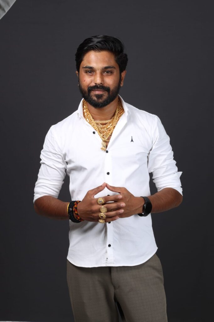 Rahul Borole a young and dynamic social worker and politician gained widespread recognition for his philanthropic work around Aurangabad